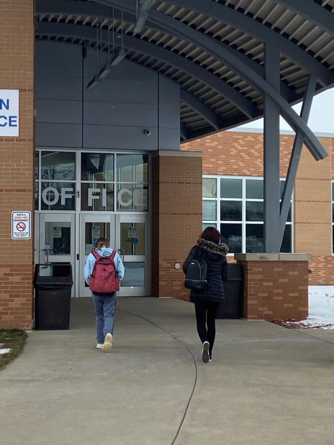 Izzy Keckler and Caitlyn Davidson are among students returning to classes.